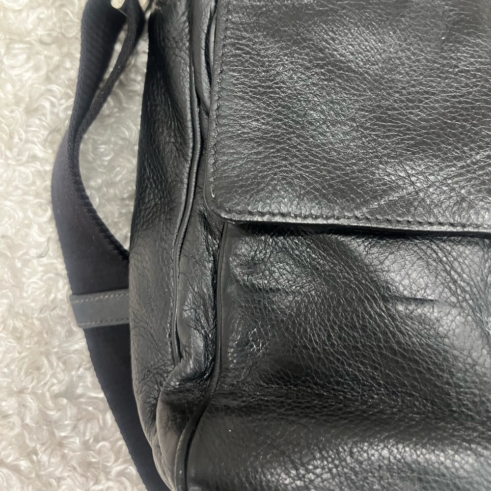 Prada Vitello Daino crossbody bag - Picture 16 of 16